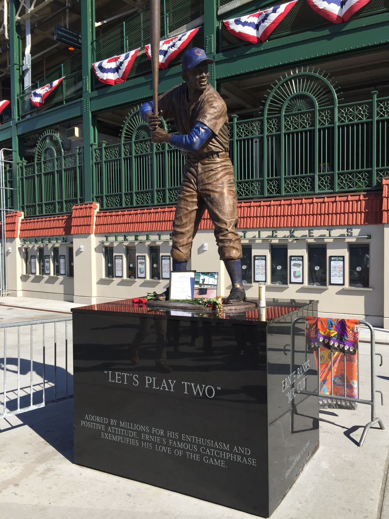 Statue outside Wrigley Field of Ernie Banks (Photo by Kevin Gosztola)