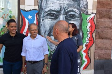 Oscar López Rivera leads a tour of the Chicago Puerto Rican Community. Photo by Kevin Gosztola.