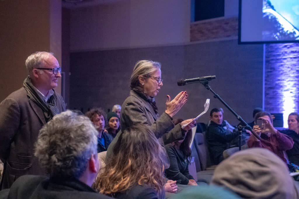 Katie Tuten speaks at Lincoln Yards Meeting. Photo by Aaron Cynic.